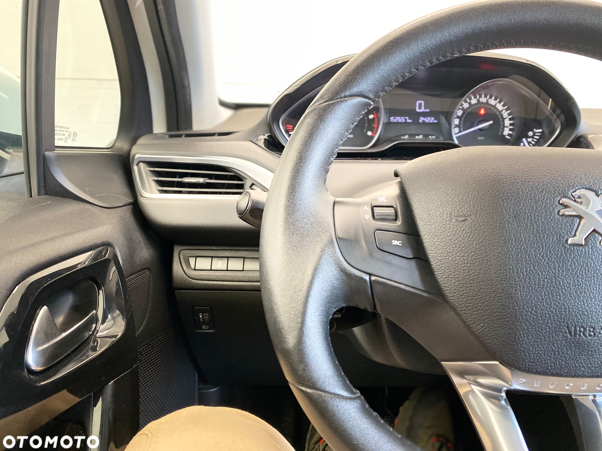 Peugeot 208 1.6 BlueHDi Active - 18