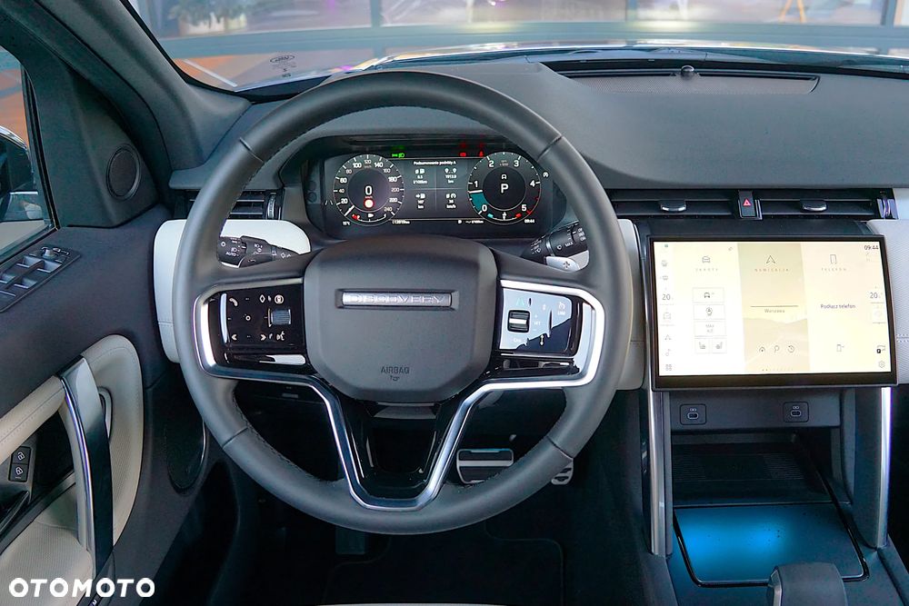 Land Rover Discovery Sport - 27
