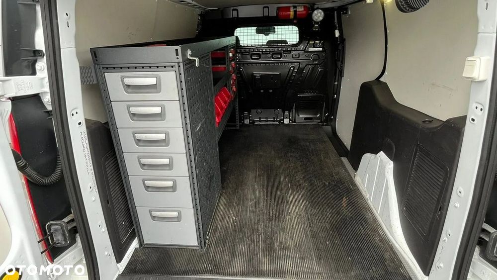 Ford Transit Connect - 15