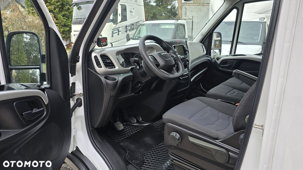 Iveco IVECO DAILY 3.0 180KM 50C18 ❗❗ ZABUDOWA IZOTERMA 12 EP / CARRIER XARIOS 500 / MROŹNIA -25 +25 GRZANIE / ZASILANIE ZEWNETRZNE /  NOWE OPONY / WINDA DHOLLANDIA 1000KG / NAVI + KAMERA COFANIA / RADAR / CHŁODNIA / SERWIS ASO / 50c15 50c18 35c18 72c18❗❗ JAK NOWY❗❗ - 27