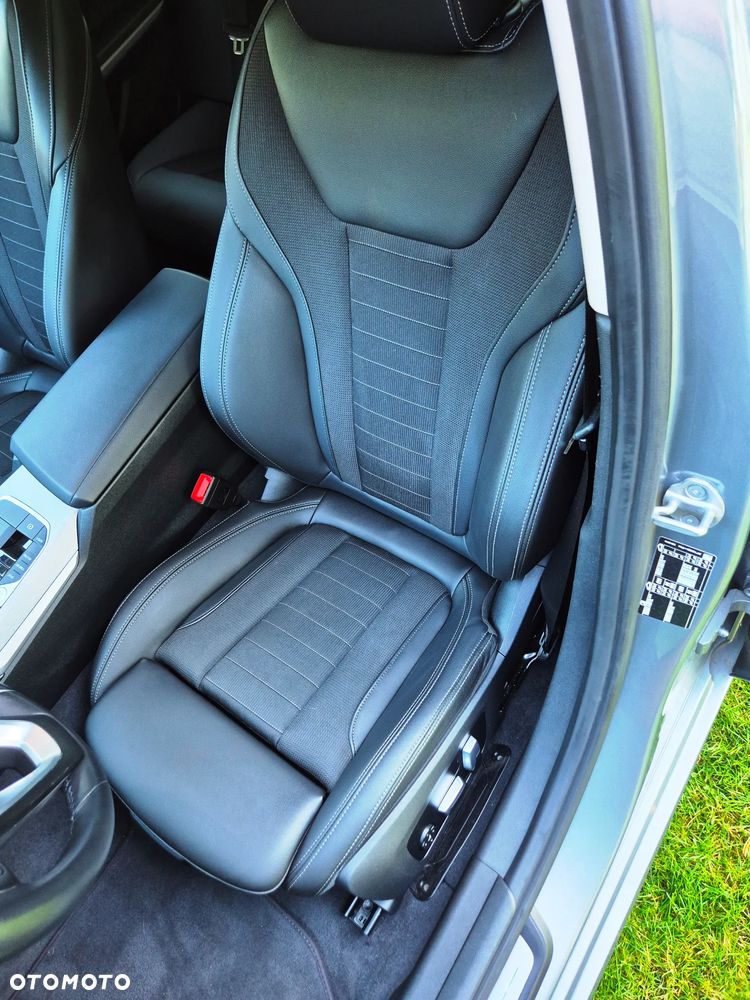 BMW Seria 3 318i Advantage - 21