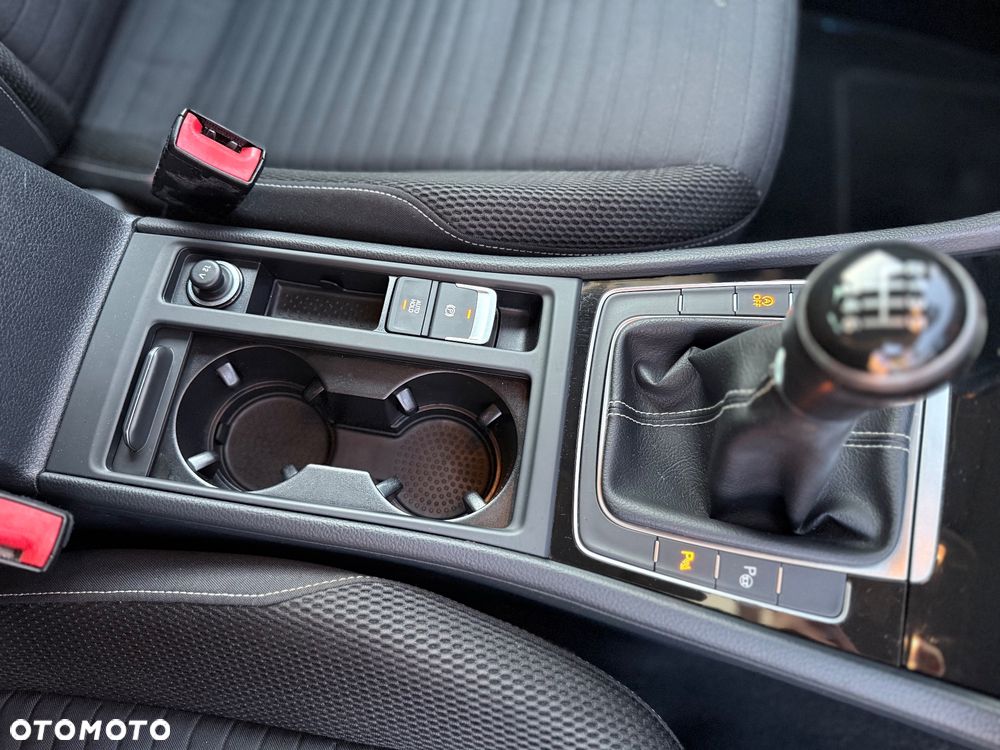 Volkswagen Golf 1.4 TSI BlueMotion Technology Cup - 21