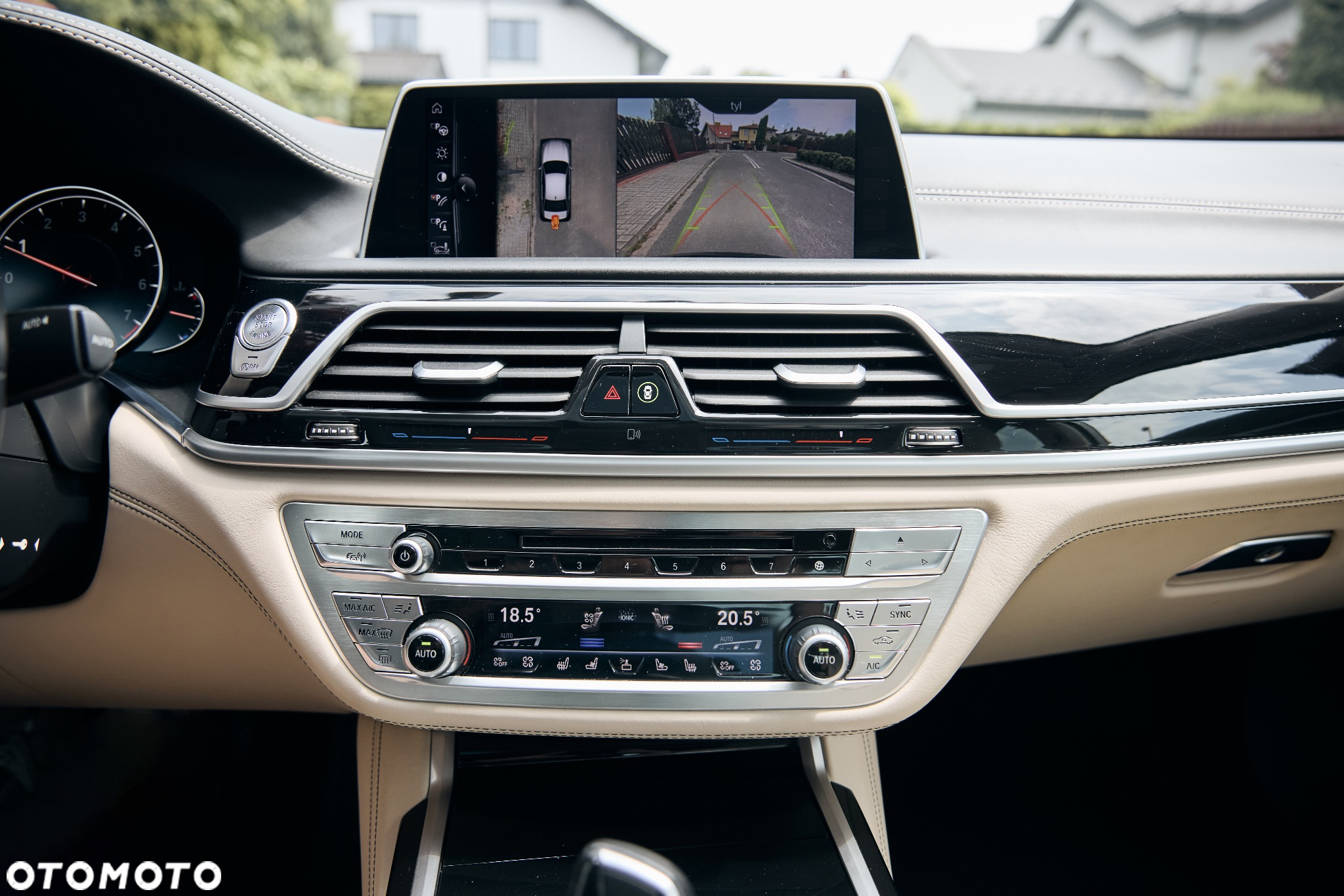 BMW Seria 7 750i xDrive - 24