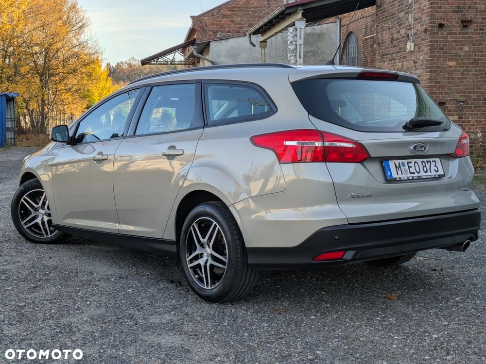 Ford Focus Turnier 1.5 EcoBoost Start-Stopp-System Business Edition - 12