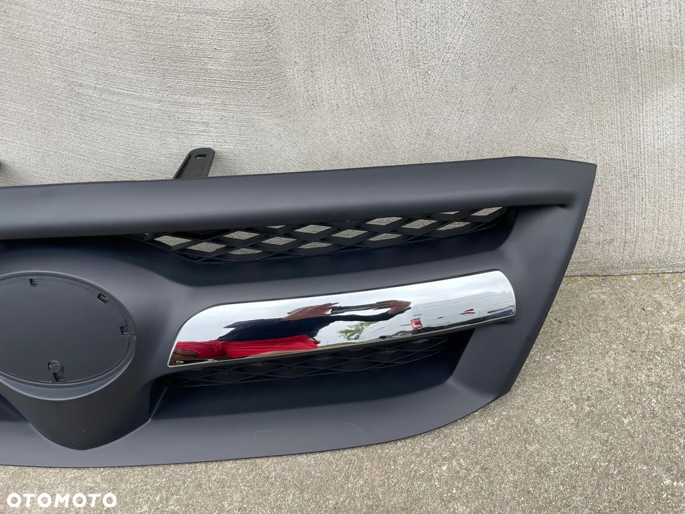 ATRAPA TOYOTA HILUX  2005-2008 - NOWA - 2