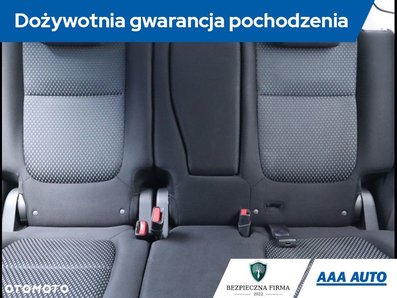 Mitsubishi Outlander - 11