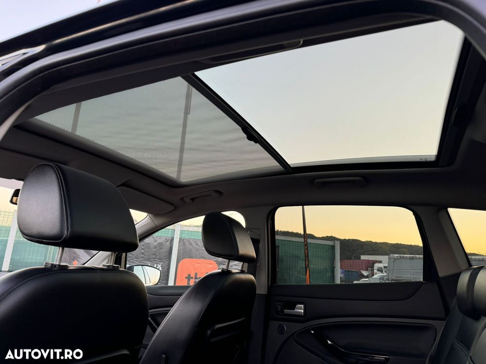 Ford Kuga - 31