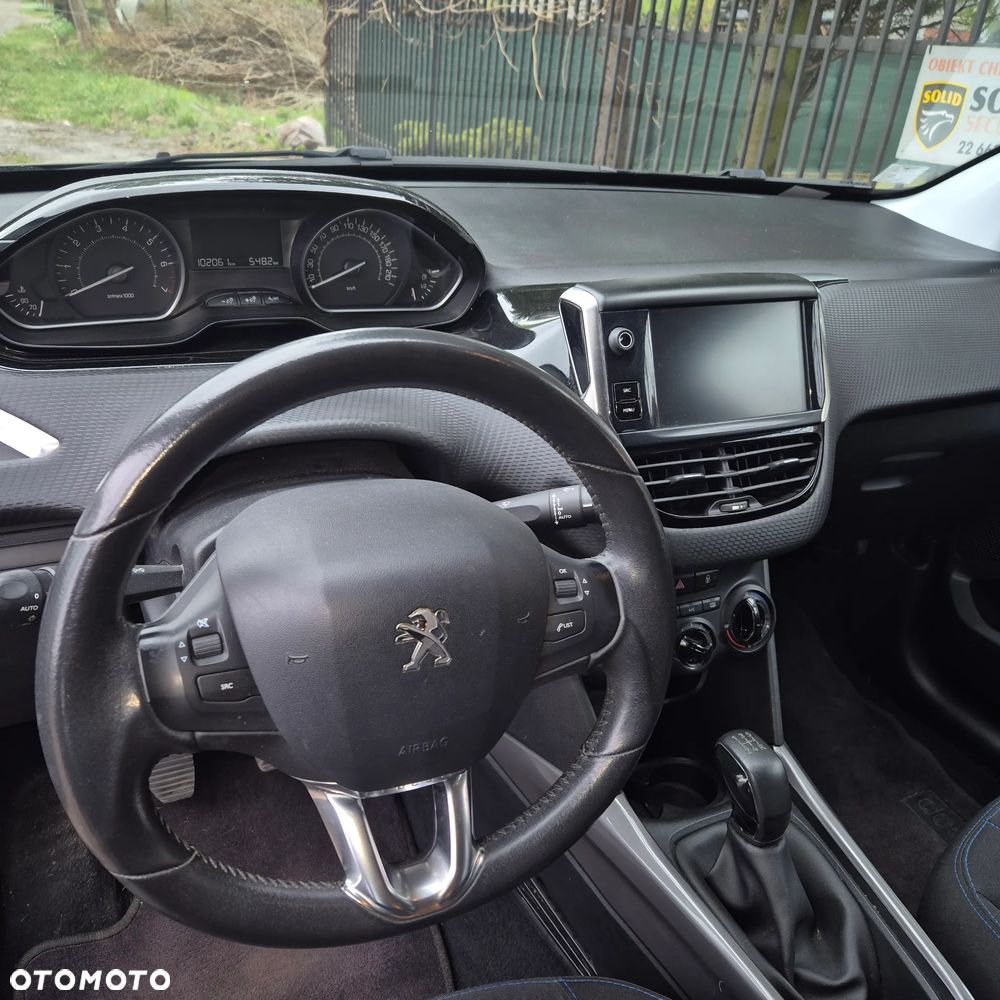 Peugeot 2008 1.2 Pure Tech Style EU6 - 9