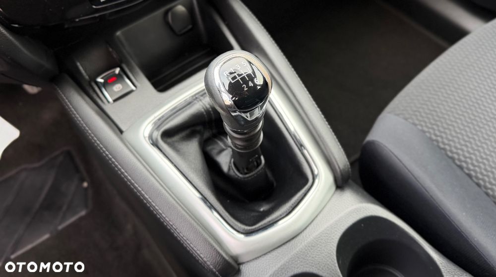 Nissan Qashqai 1.6 Visia - 24