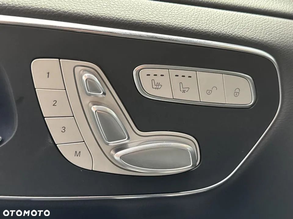 Mercedes-Benz Klasa V 300 d 4-Matic 9G-Tronic Exclusive (ekstra d³) - 12