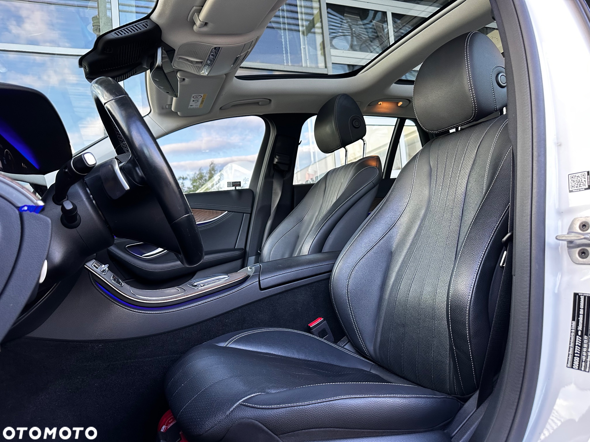 Mercedes-Benz Klasa E 220 d 4-Matic AMG/Avantgarde - 34