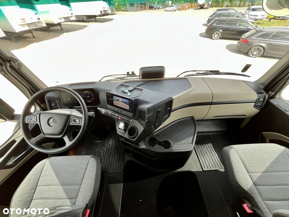 Mercedes-Benz Actros - 11