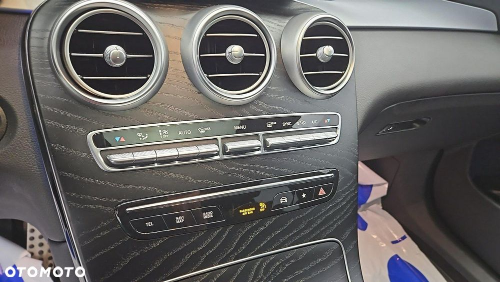 Mercedes-Benz GLC - 21