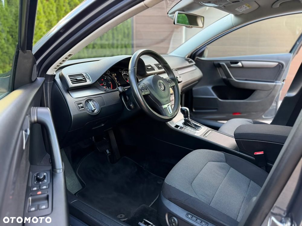 Volkswagen Passat 2.0 TDI Highline DSG - 11