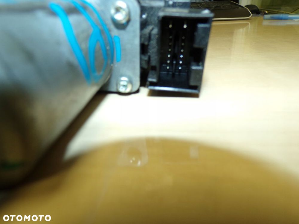 T5 TRANSPORTER MULTIVAN LIFT 10-SILNIK MODUŁ SZYBY PRAWY - 2