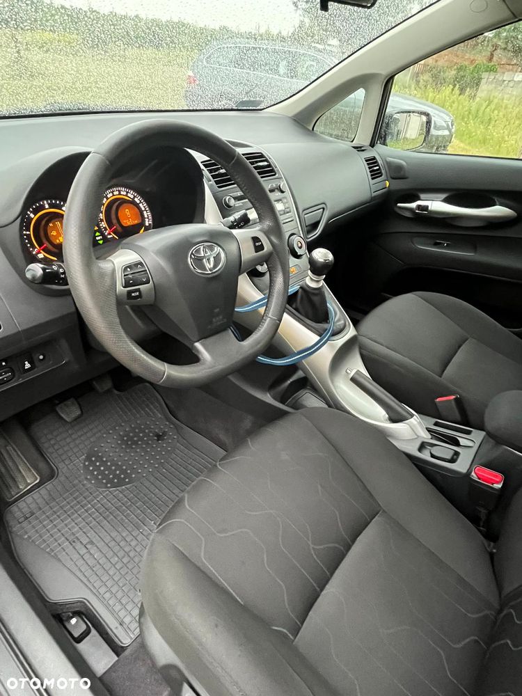 Toyota Auris 1.4 D-4D Luna - 10