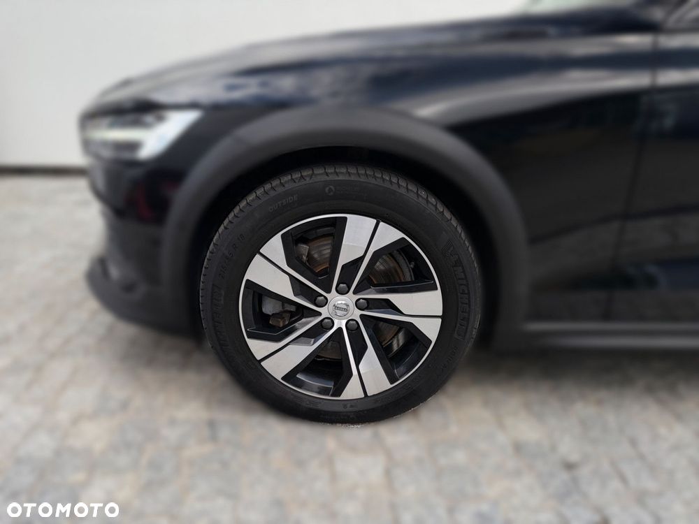Volvo V60 Cross Country - 10
