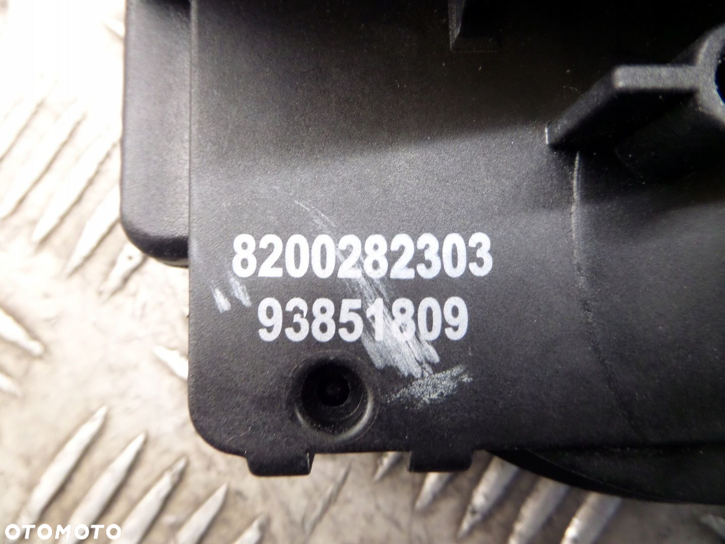 Renault Trafic II zamek drzwi lewy tył 8 PIN 8200282303 - 3