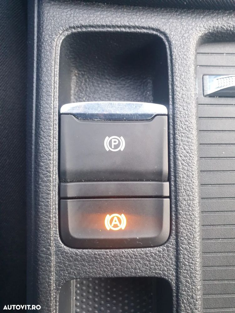 Skoda Octavia 2.0 TDI DSG Ambition - 31