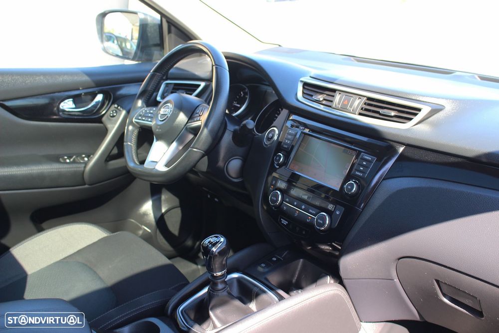 Nissan Qashqai 1.5 dCi N-Connecta - 33