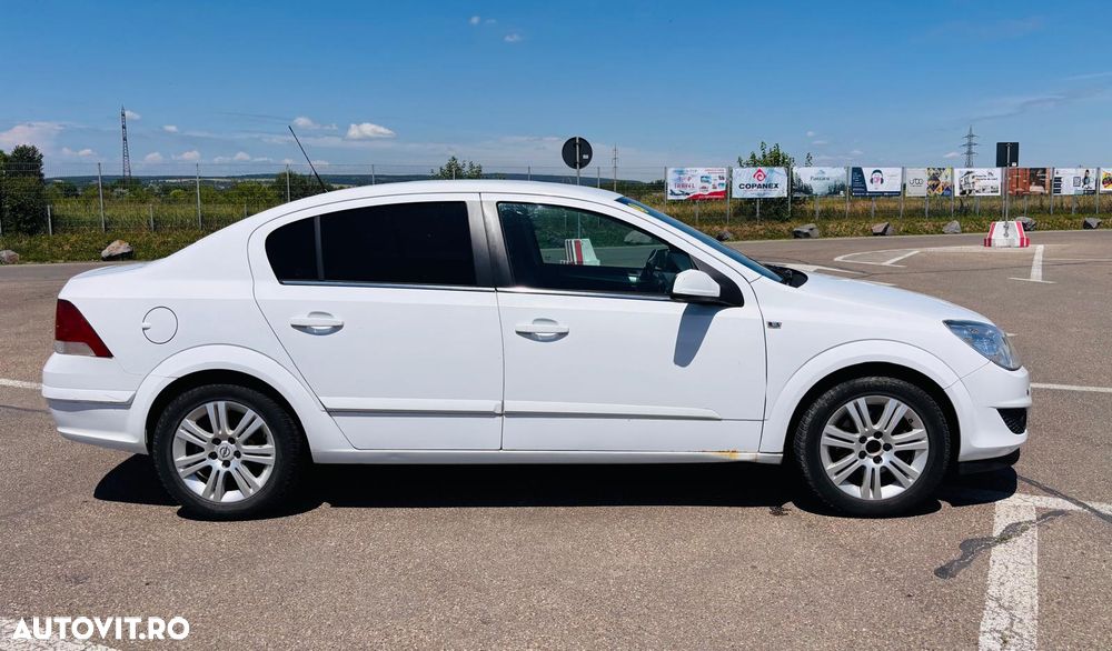 Opel Astra 1.7 CDTI Elegance - 10