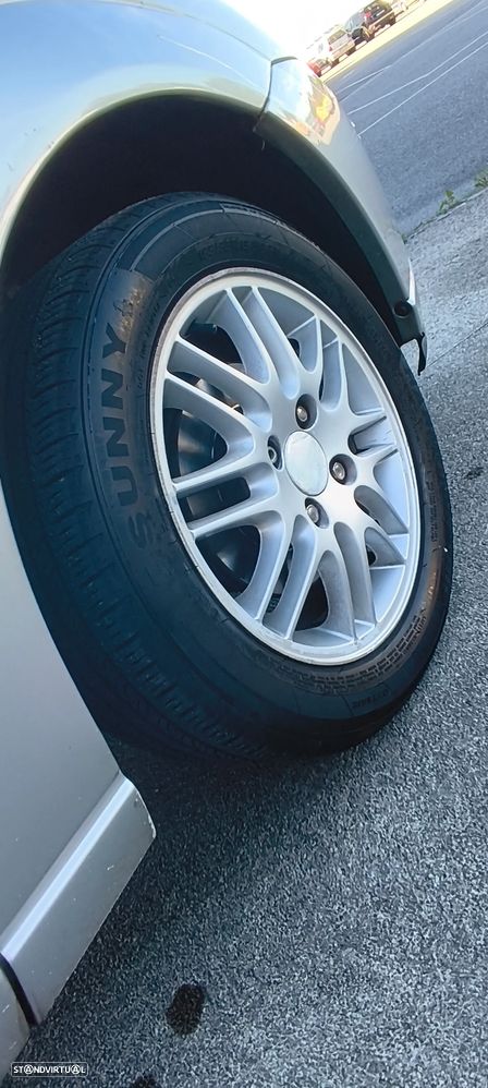 Ford Focus 1.6 Ghia - 9