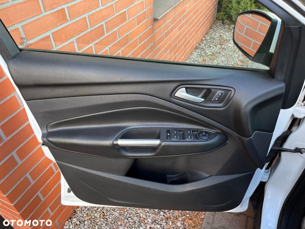 Ford Kuga 2.0 TDCi FWD Trend - 25