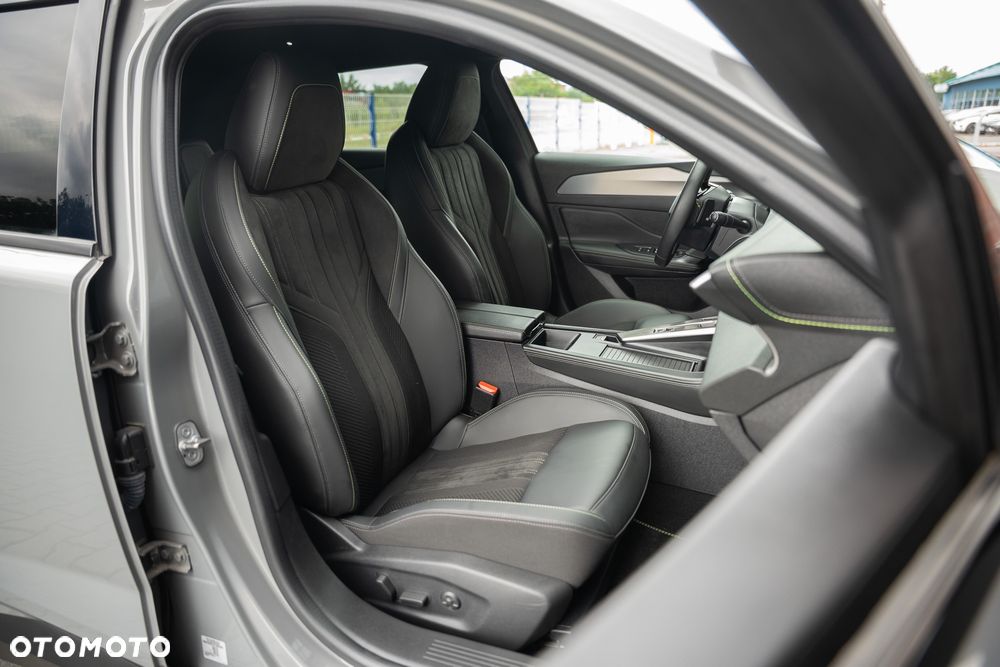 Peugeot 408 1.6 Plug-In Hybrid 225 GT EAT8 - 26
