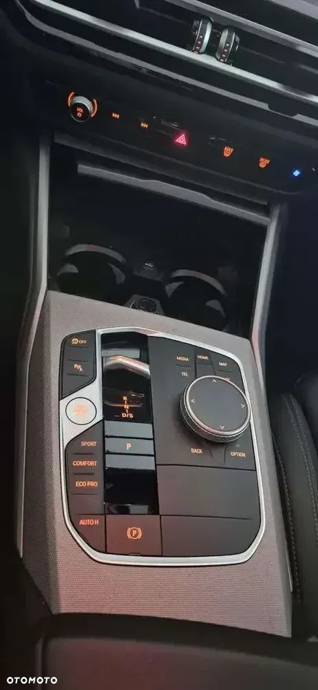 BMW Seria 3 318d Touring - 12