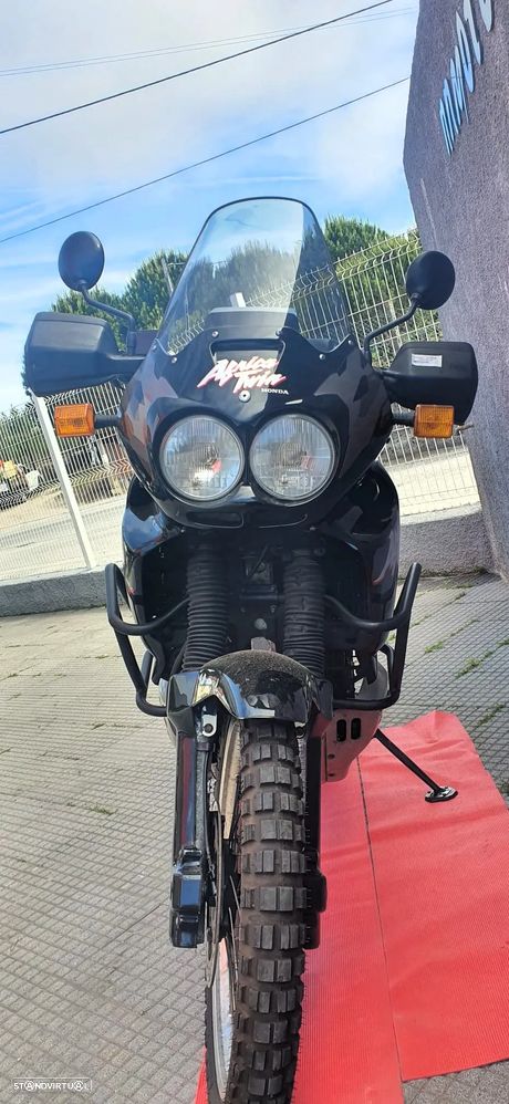 Honda XRV - 7
