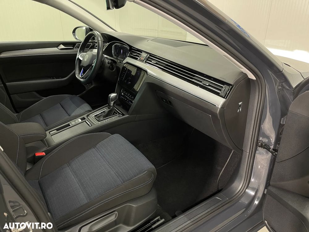 Volkswagen Passat - 8