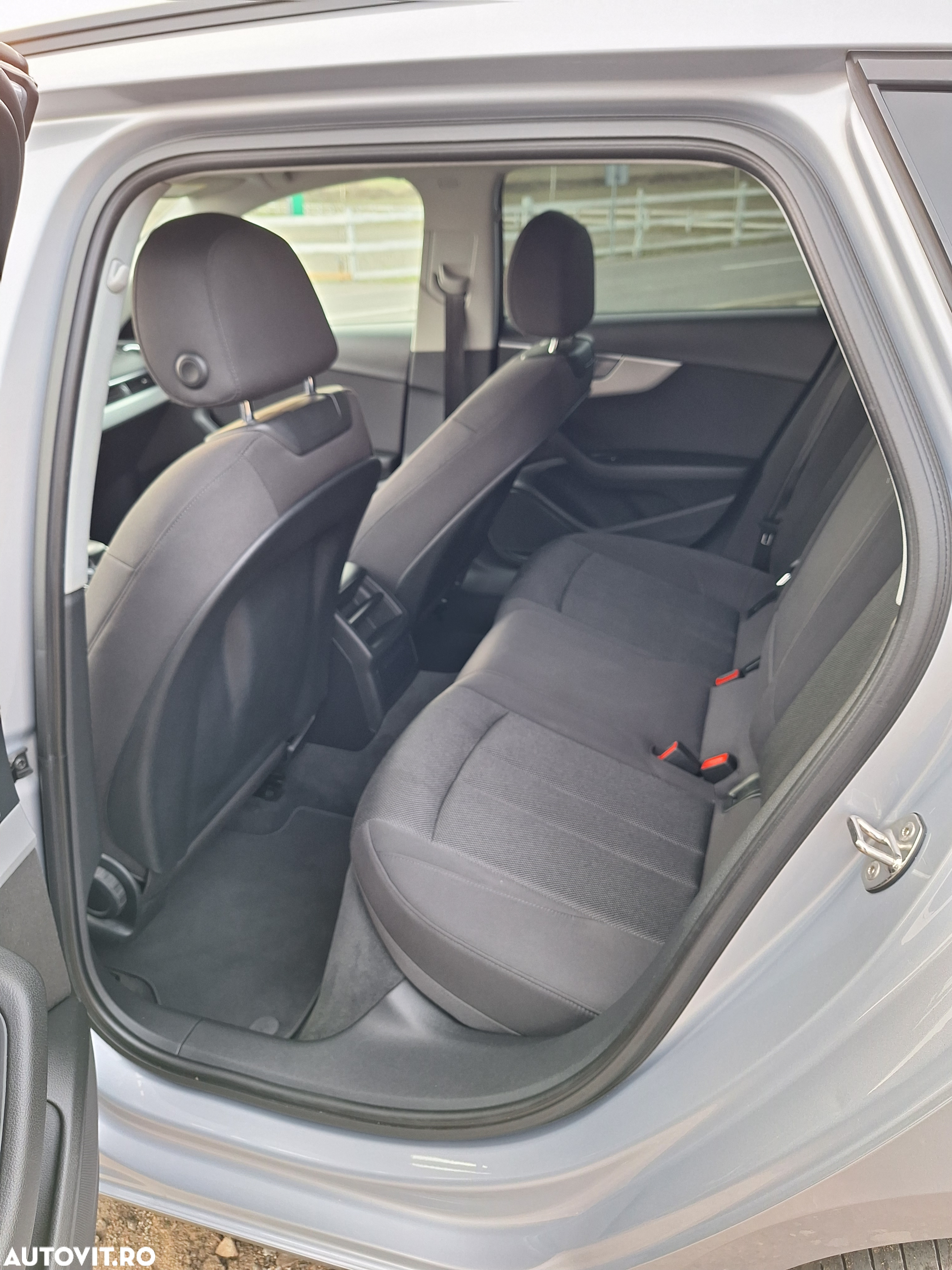 Audi A4 Avant 2.0 TDI ultra S tronic - 8