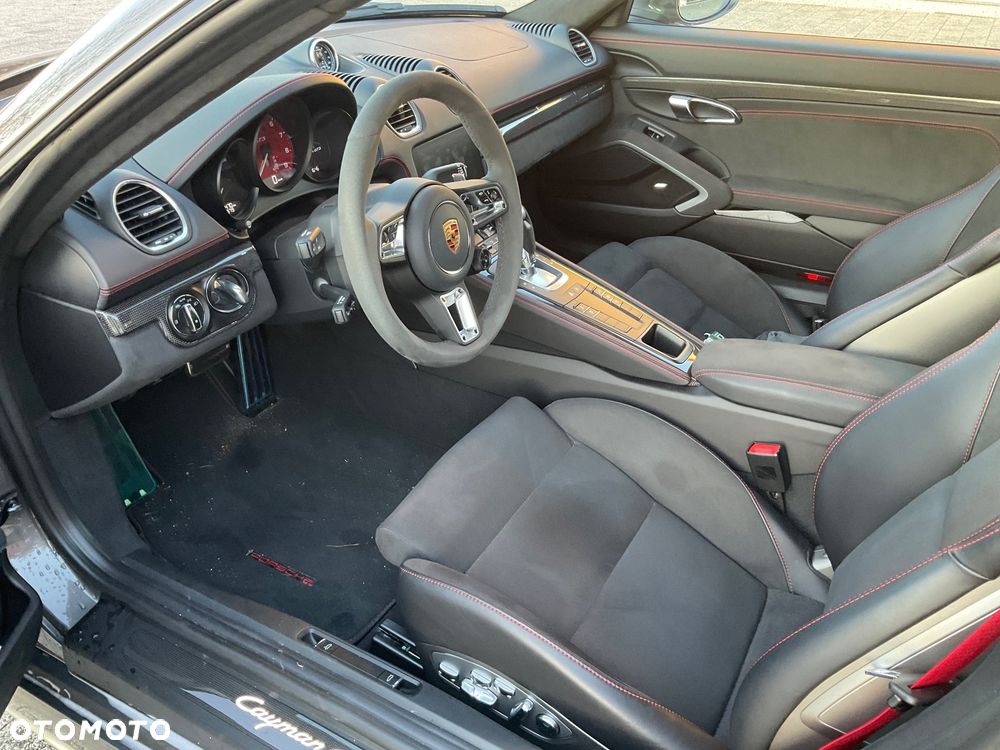 Porsche 718 Cayman - 10