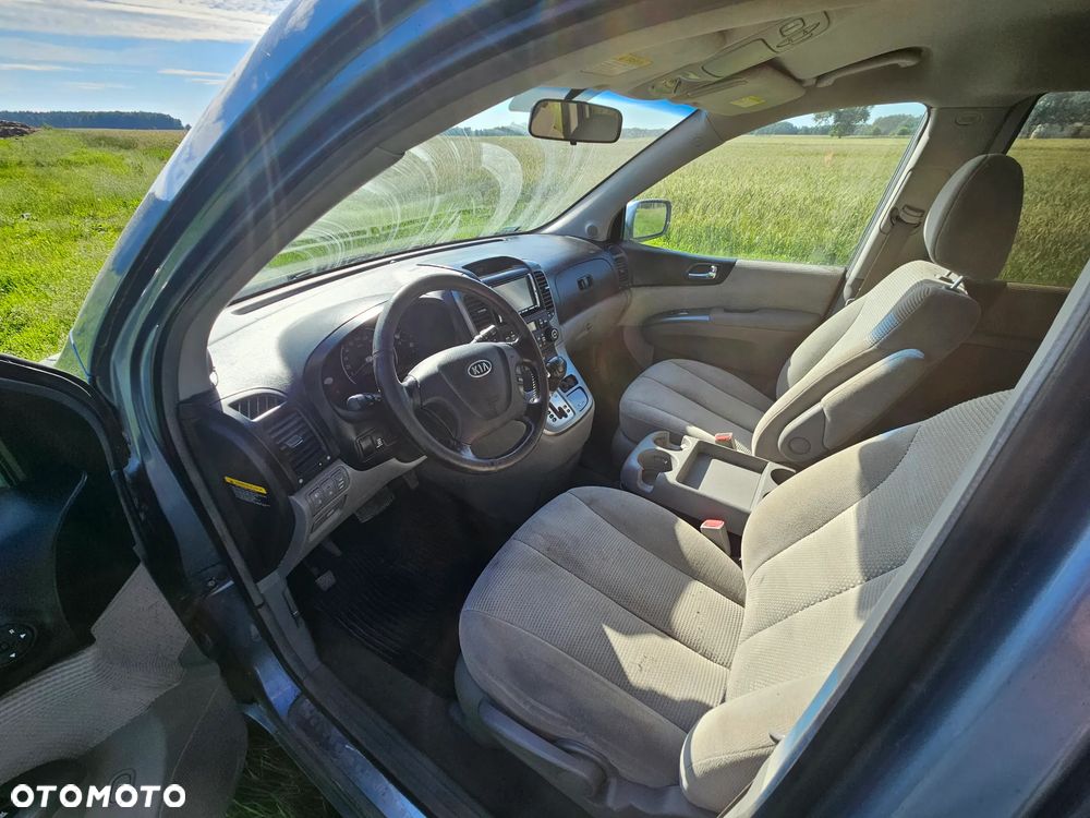 Kia Carnival - 7