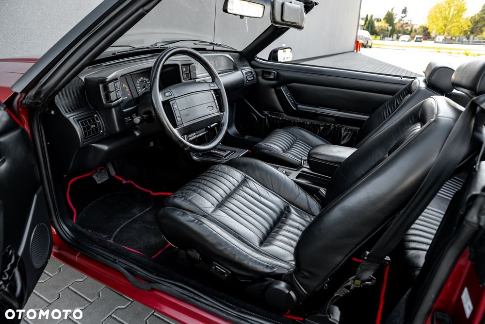 Ford Mustang 5.0 GT - 16