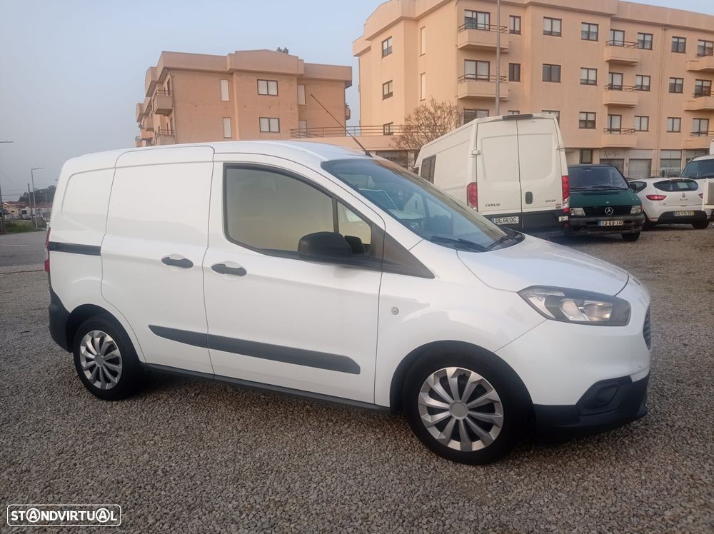 Ford Transit Courier - 1