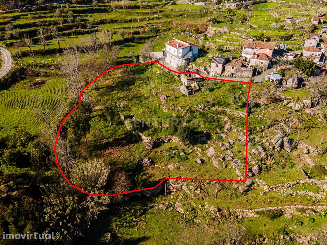 Moradia em Ruína com Terreno em Penhalonga - Grande imagem: 3/26