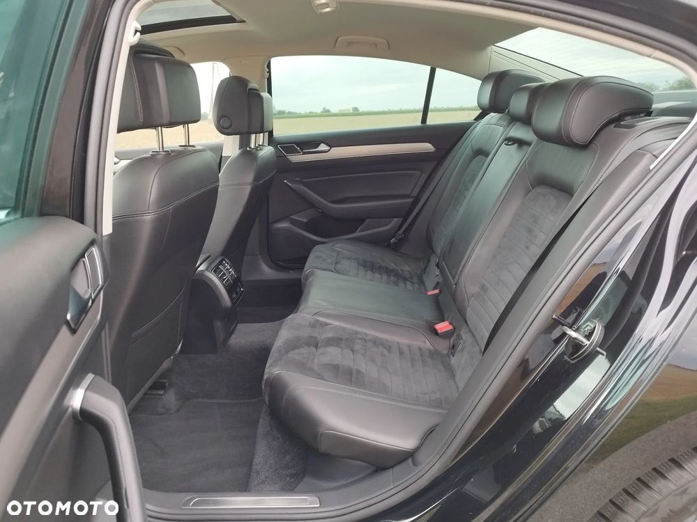 Volkswagen Passat 2.0 TDI (BlueMotion Technology) Highline - 17
