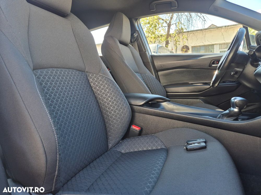 Toyota C-HR Hybrid Business-Edition - 28