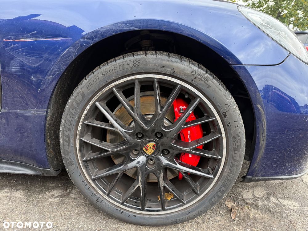 Porsche Panamera GTS - 18