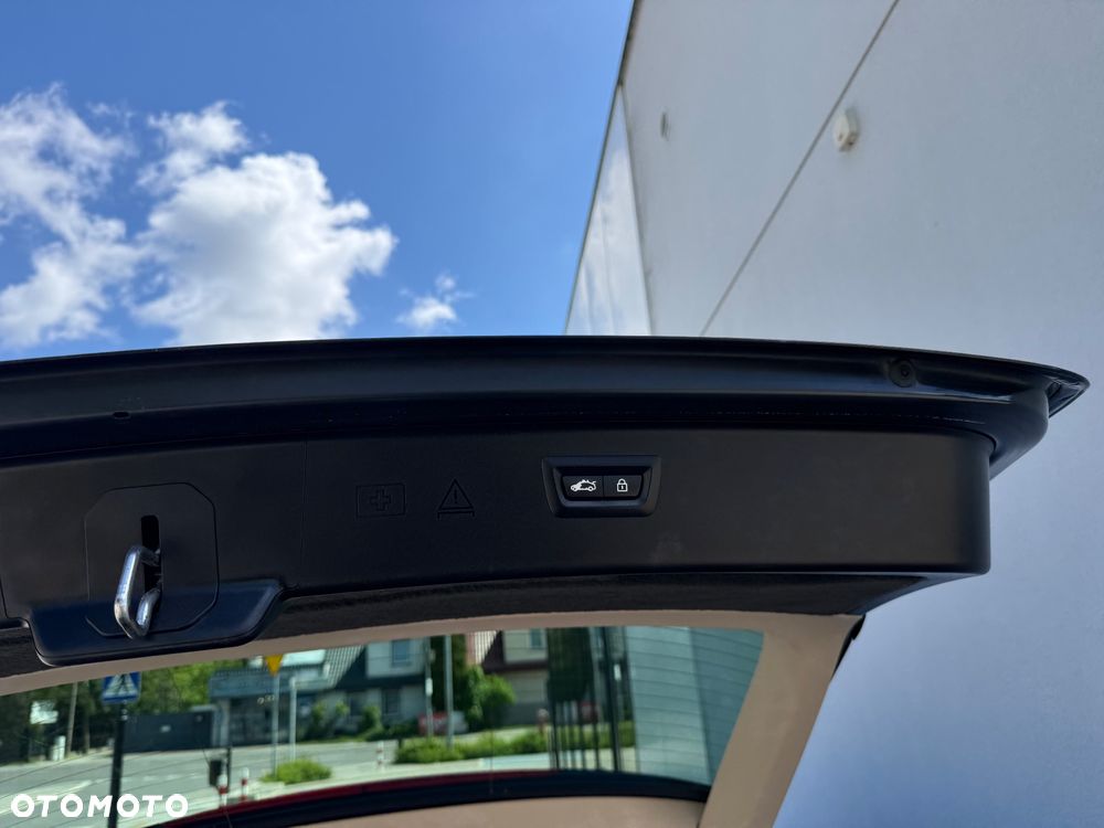 BMW Seria 5 525d Sport-Aut - 36