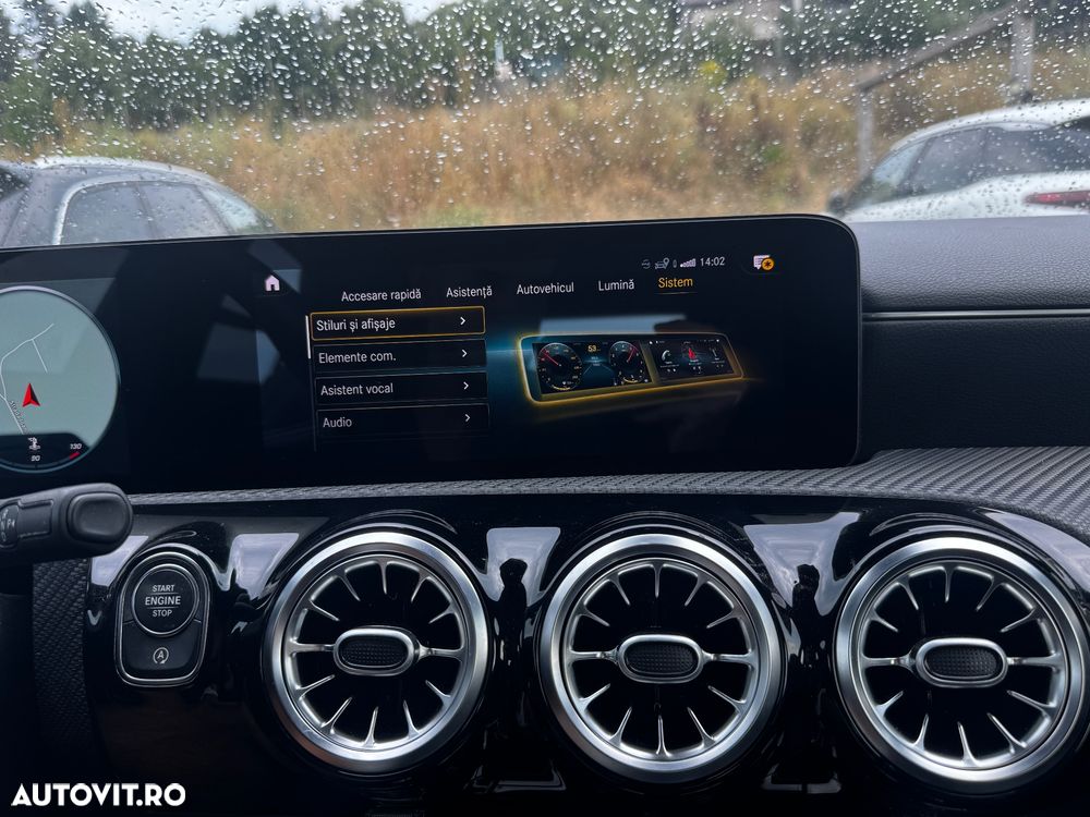 Mercedes-Benz CLA 200 - 30