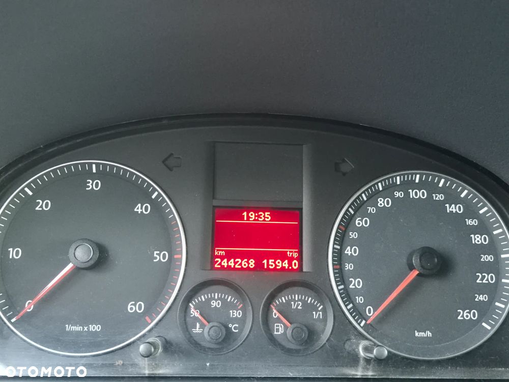 Volkswagen Touran 2.0 TDI Trendline - 4