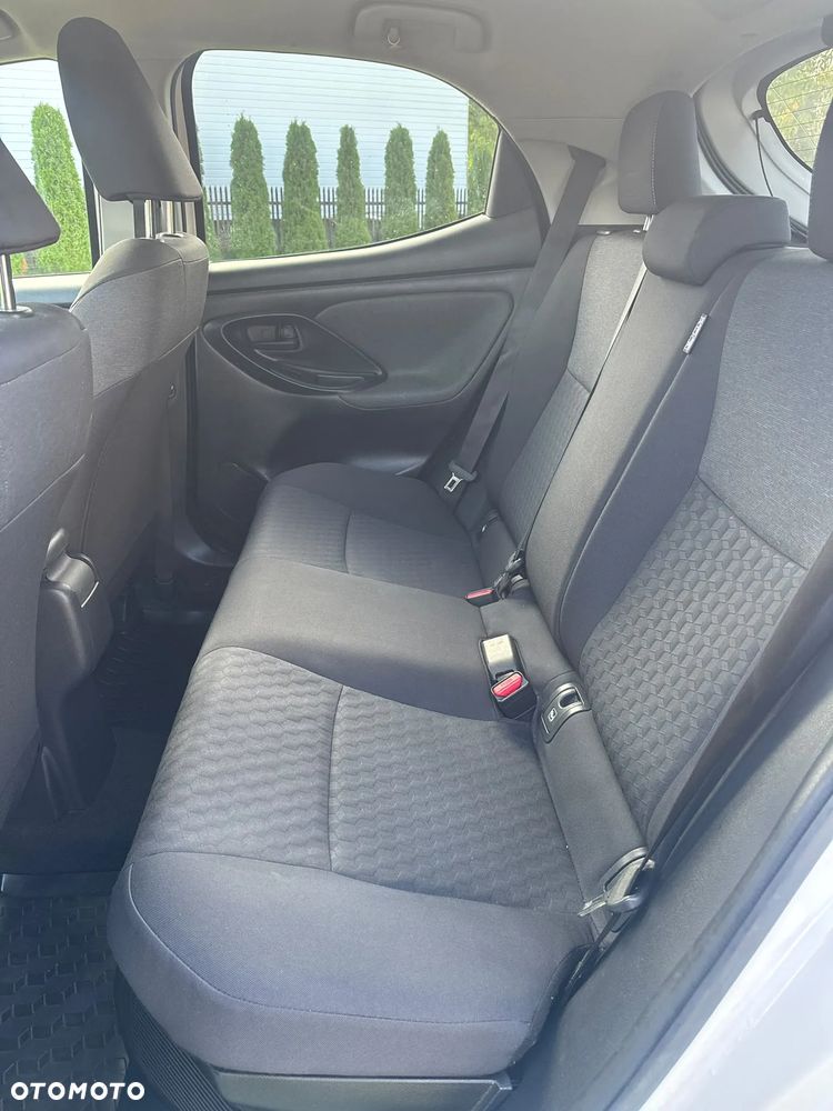 Toyota Yaris Hybrid 100 Selection - 10