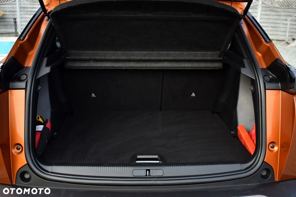 Peugeot 2008 ver-puretech-130-allure - 36