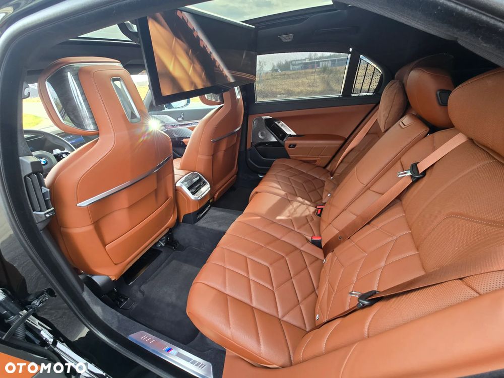 BMW Seria 7 - 10