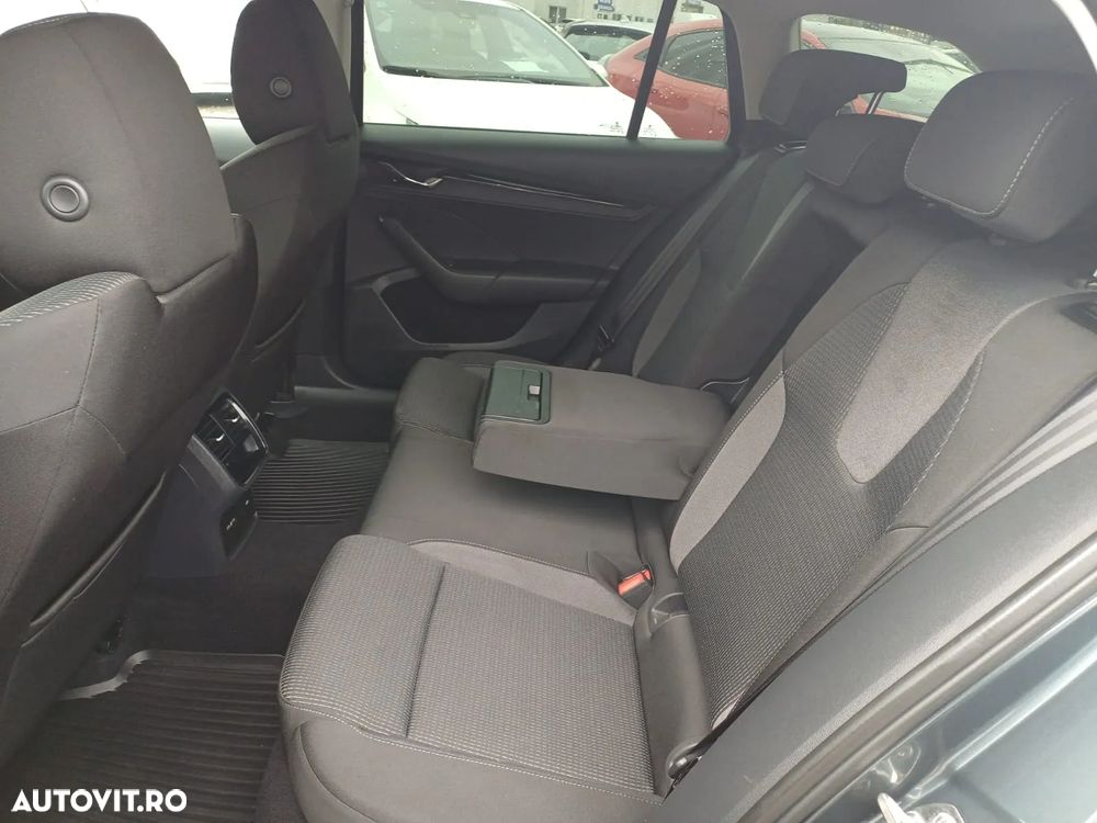 Skoda Octavia Combi 2.0 TDI Ambition - 7
