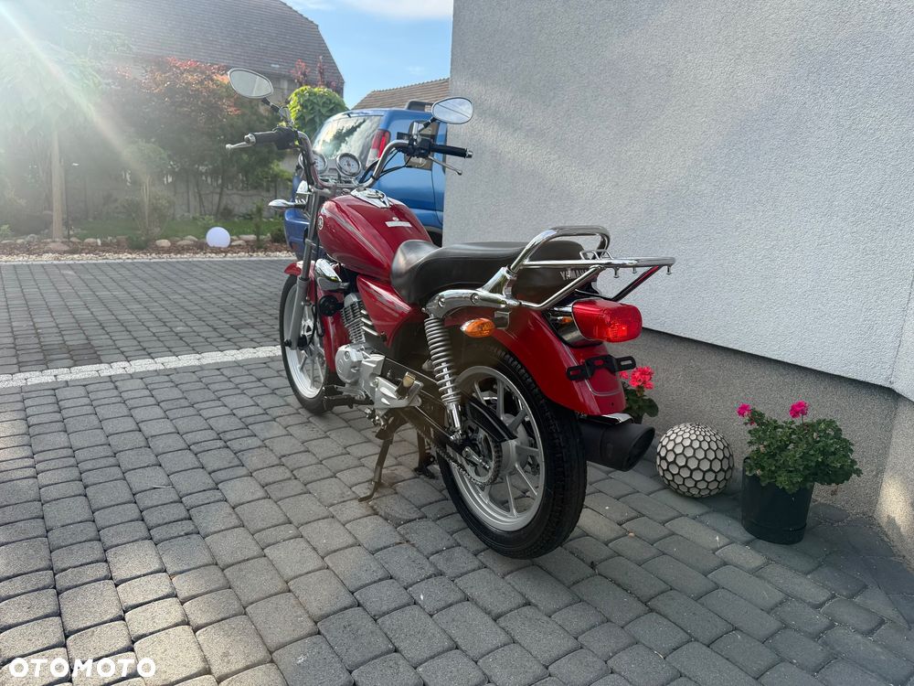 Yamaha YBR - 9