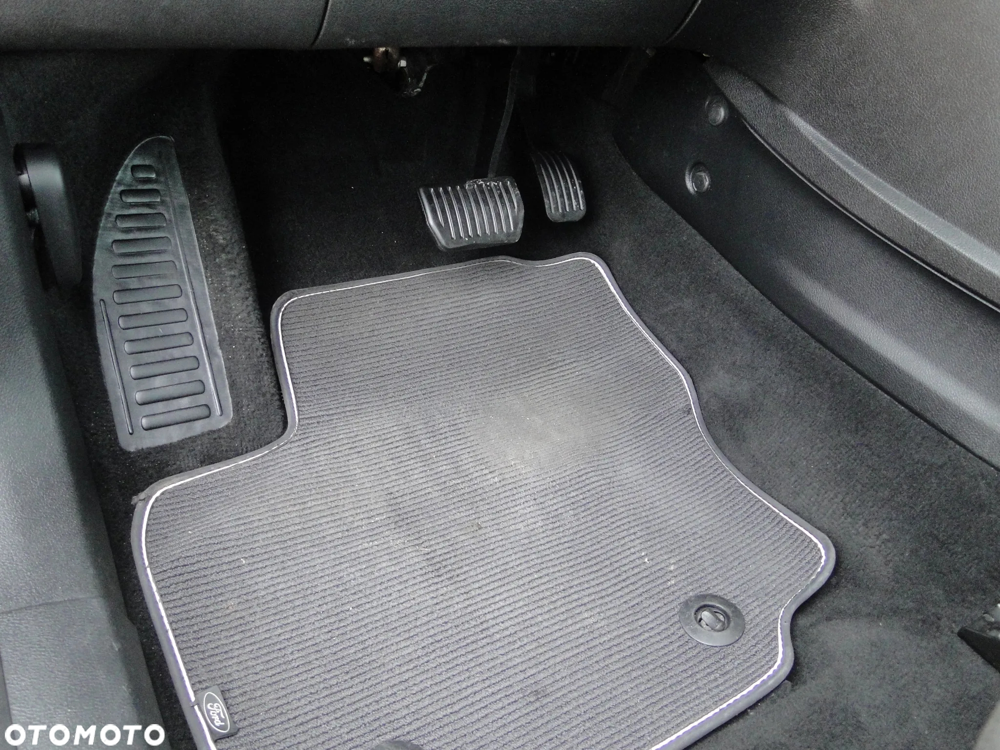 Ford S-Max 2.0 TDCi DPF Titanium - 37