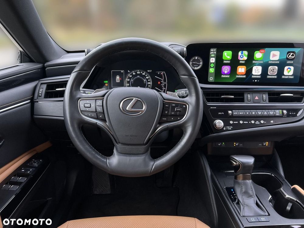 Lexus ES 300h Business Edition - 17